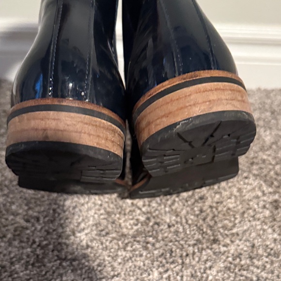 Navy Blue Patent Leather Chelsea Boots. Made in Europe. One of a kind. - Picture 8 of 11